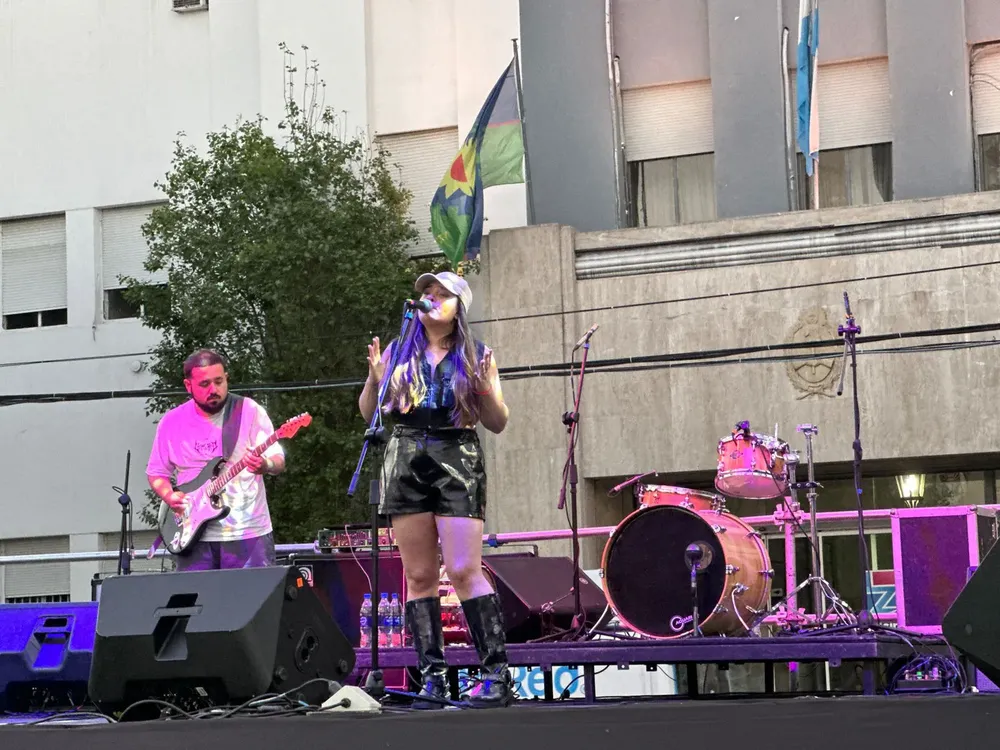 16bed740-8d32-4478-a4b0-49992b33d93d