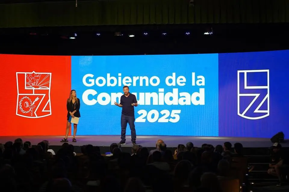 fe8dcb02-a9c8-49f3-8181-d4a50e26829f