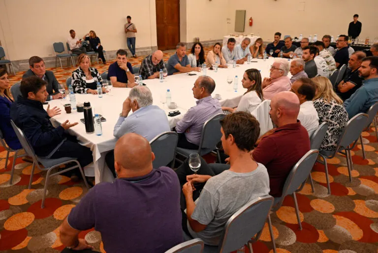 kicillof-pesca-768x513 (1)