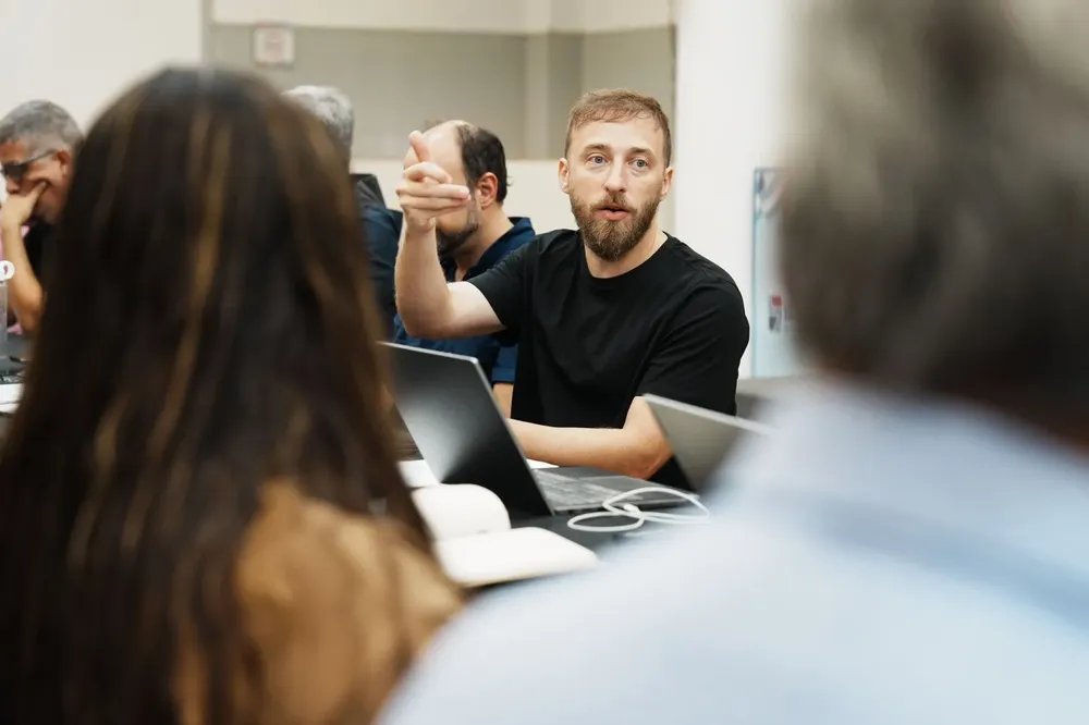 e2c1aaed-7990-43c4-988c-f23a62b40740