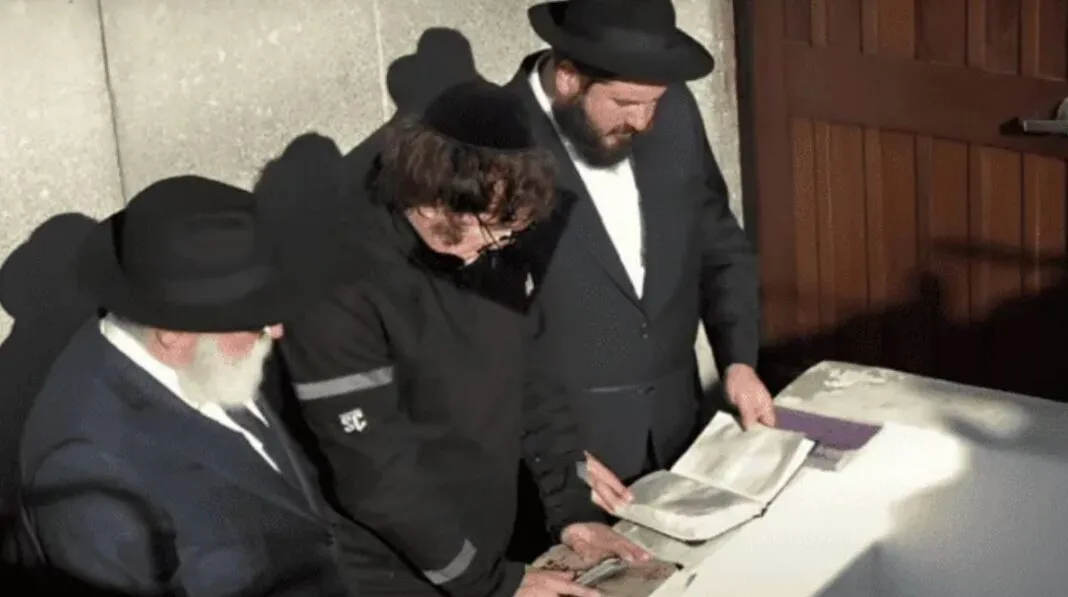 Milei-tumba-rebe-de-Lubavitch-1068x597