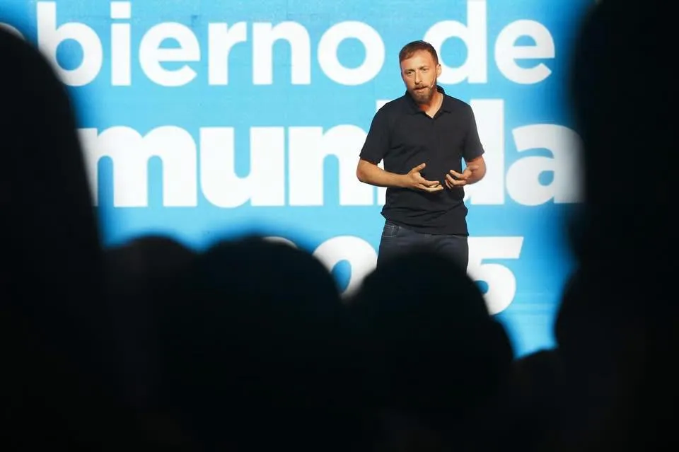 a8fb5dfe-8db2-4387-a7aa-0fbea95f3ec0