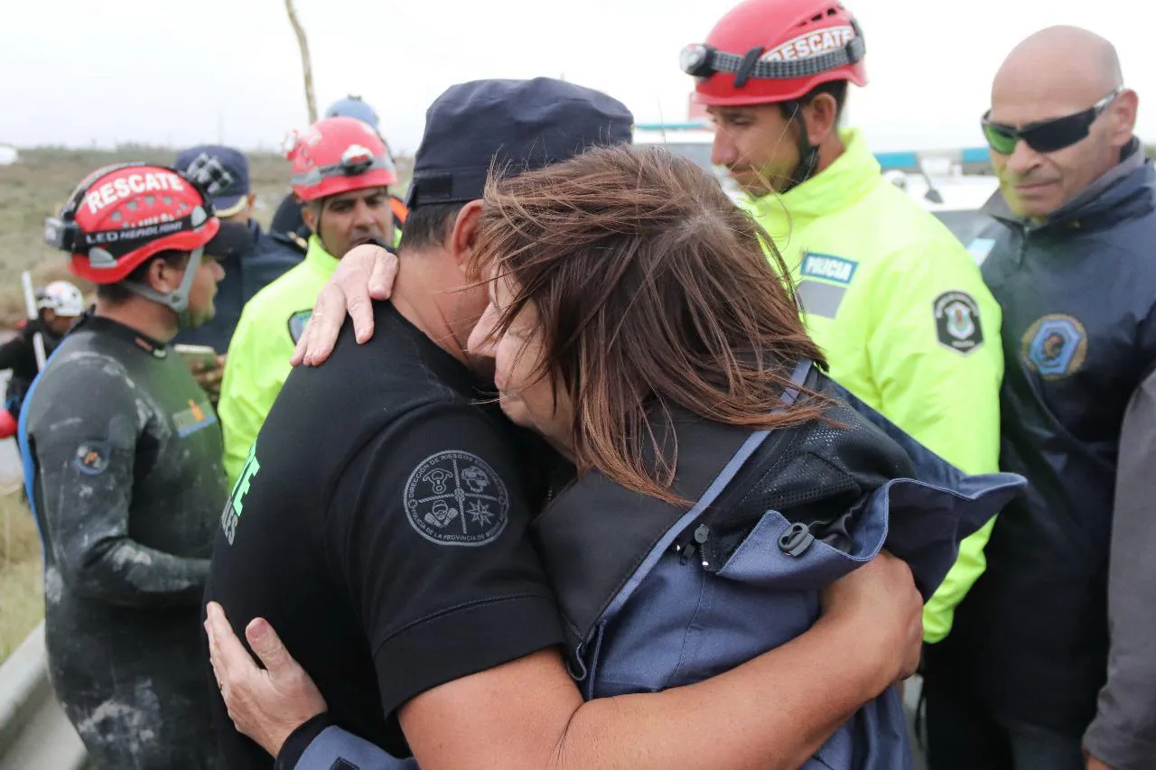 e2e89572-5e3d-42a9-af70-11765efe5aab (1)