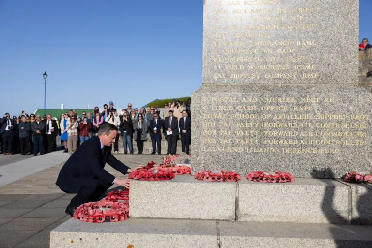 cameron-malvinas-768x512