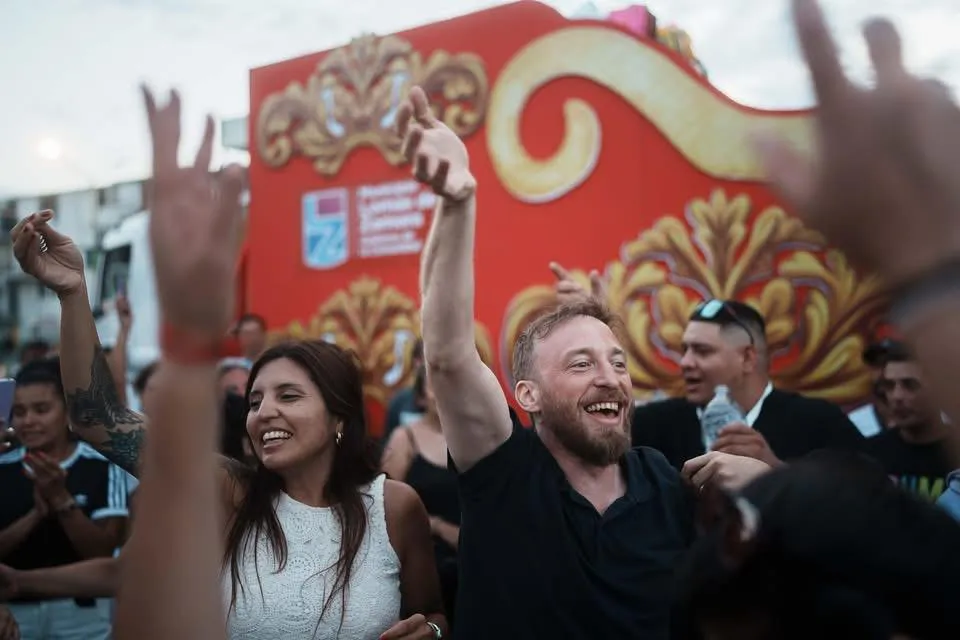 51742335-d2c2-4cbf-9f38-f74297b7f3a4